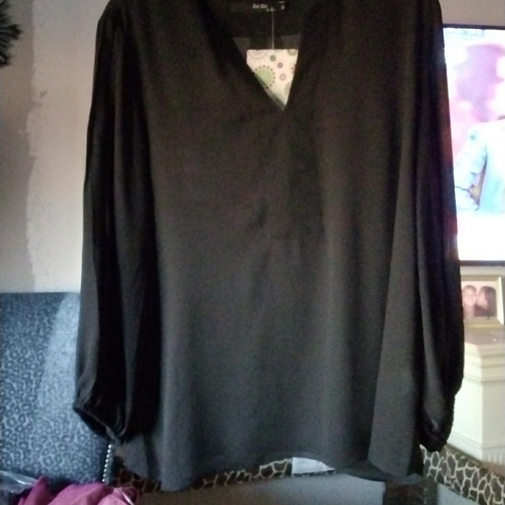 Zuri Zuri black blouse